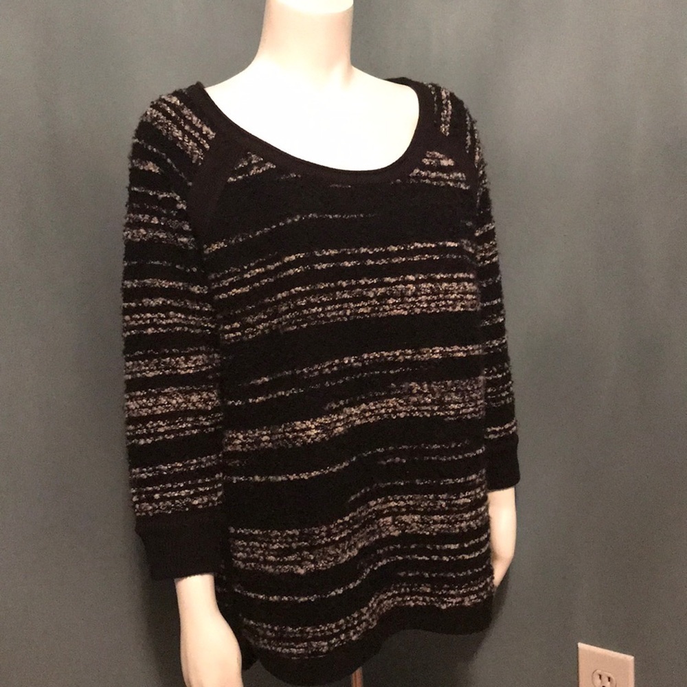Liz Claiborne Marled Black and White Sweater large